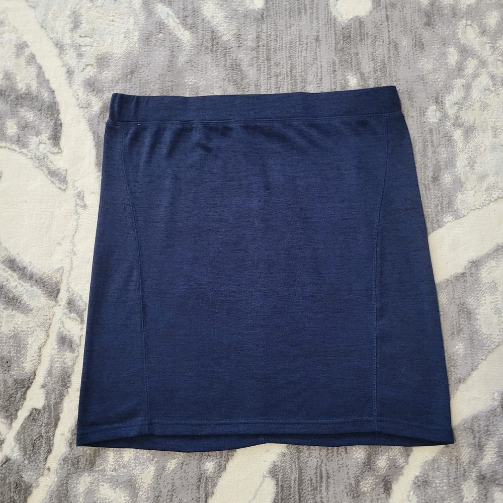 Classic Navy Pencil Skirt — Straight Knit Silhouette Size L
